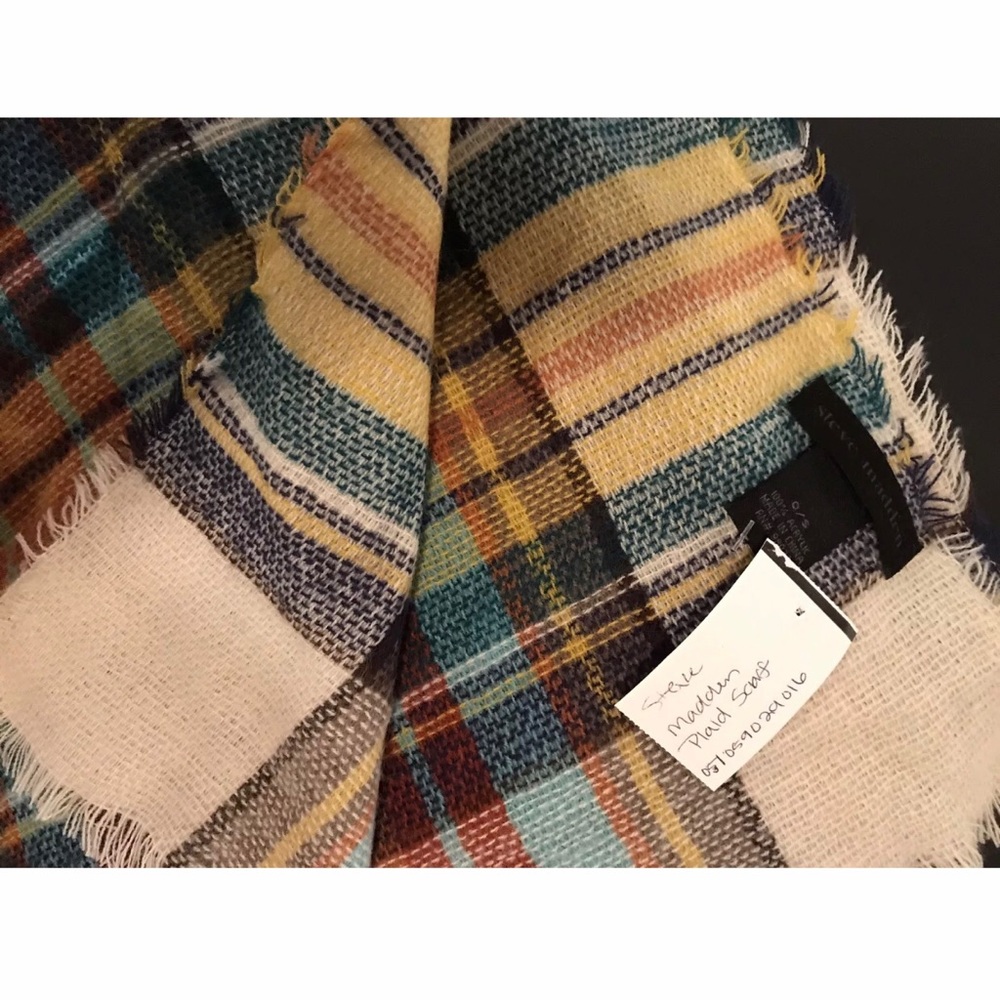 Steve Madden Oversized Large Plaid Blanket Scarf - Picture 4 of 7